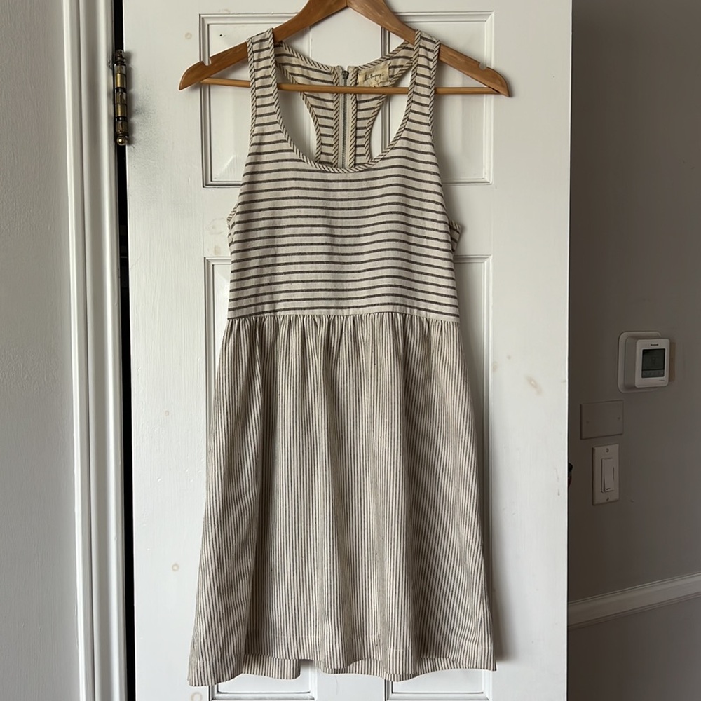 Lou & Grey, Size 6, Cream striped, knee length  dress, scoop neck, racer back